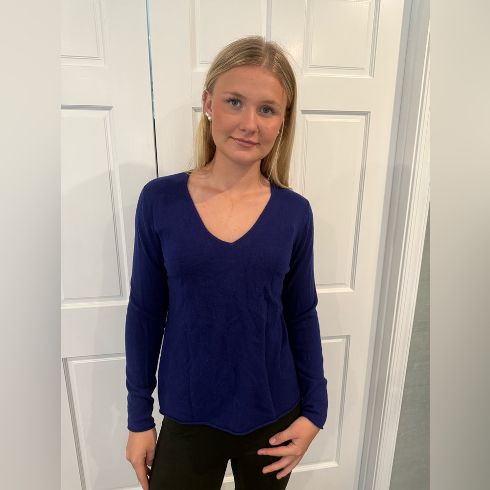 Neiman Marcus Deep Blue Long Sleeve V-Neck Top